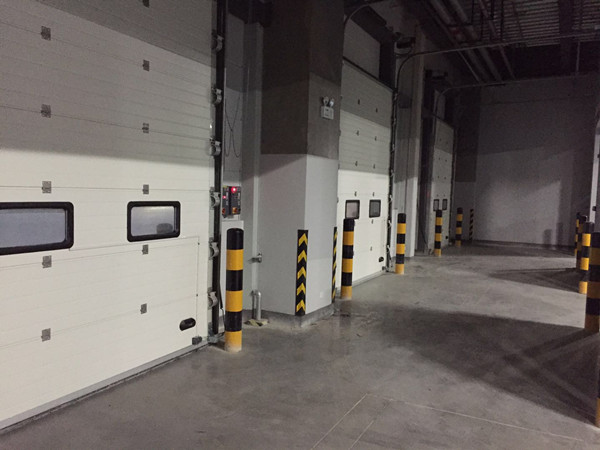 工業(yè)滑升門