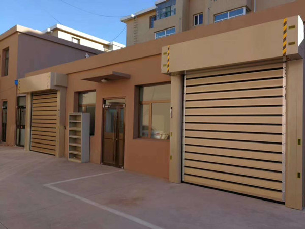 保溫快速卷簾門