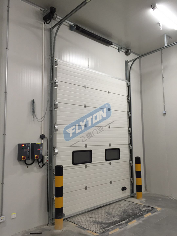 工業(yè)滑升門